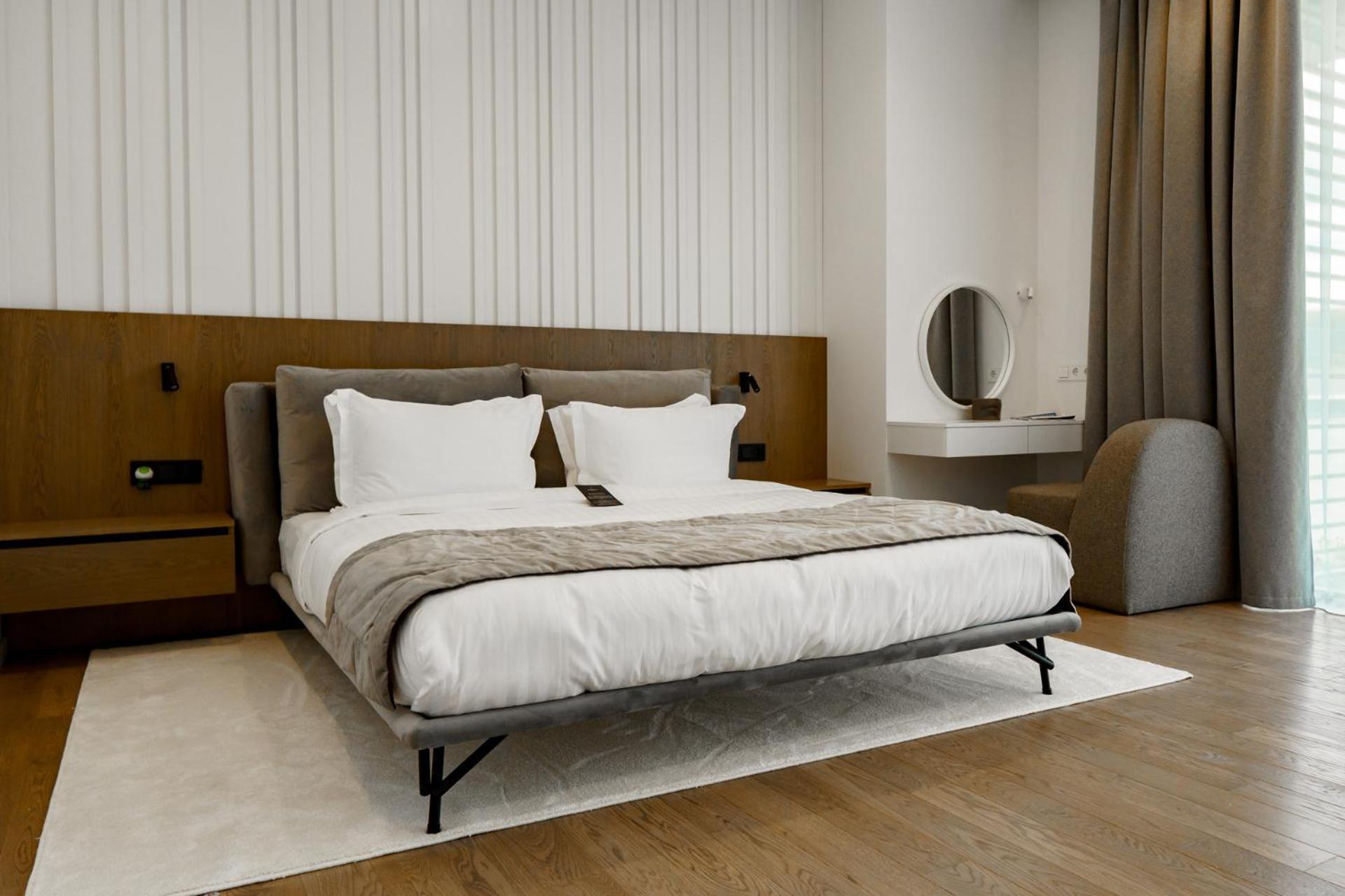 Emily Resort Lviv Exterior photo A bedroom