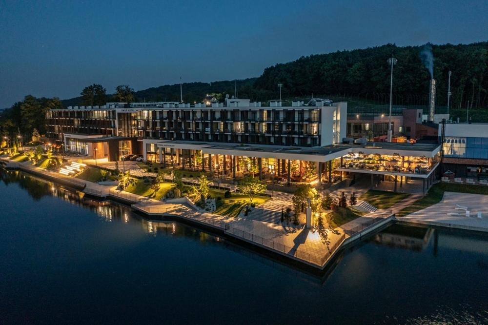 Emily Resort Lviv Exterior photo The Hotel